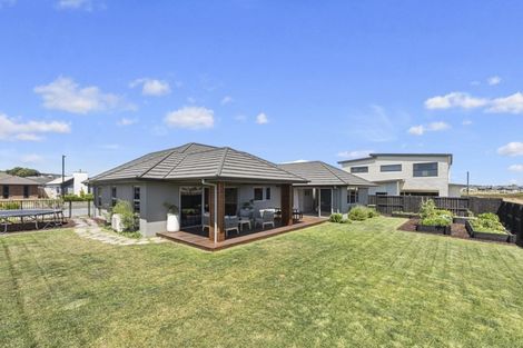 Photo of property in 32 Glaisdale Crescent, Flagstaff, Hamilton, 3210