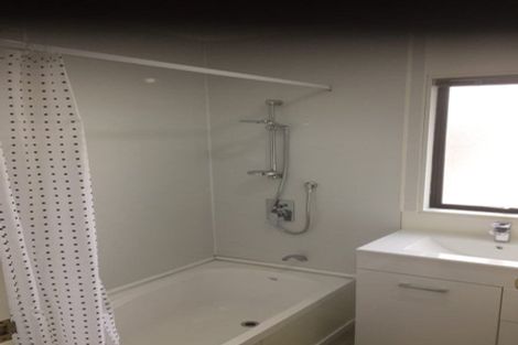 Photo of property in 2/54 Gloria Avenue, Te Atatu Peninsula, Auckland, 0610