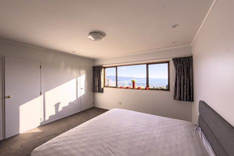 Photo of property in 252 Normandale Road, Normandale, Lower Hutt, 5010