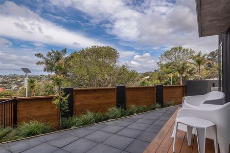 Photo of property in 11a Montgomery Avenue, Rothesay Bay, Auckland, 0630