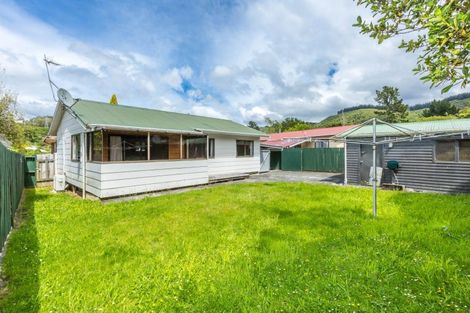 Photo of property in 6 Edmund Lomas Grove, Birchville, Upper Hutt, 5018