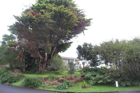 Photo of property in 4a Page Point, Mellons Bay, Auckland, 2014