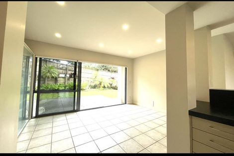 Photo of property in 10 Rangi Avenue, Schnapper Rock, Auckland, 0632