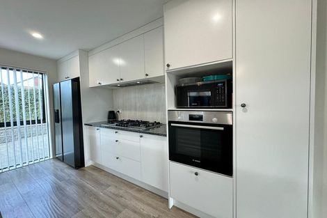 Photo of property in 8 Pakaraka Drive, Papakura, 2110