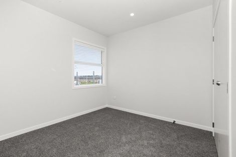 Photo of property in 102 Eriksen Road, Te Awa, Napier, 4110