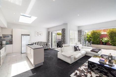 Photo of property in 28 Rhodes Street, Merivale, Christchurch, 8014