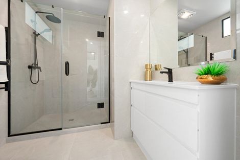 Photo of property in 8a Claridge Street, Glen Eden, Auckland, 0602