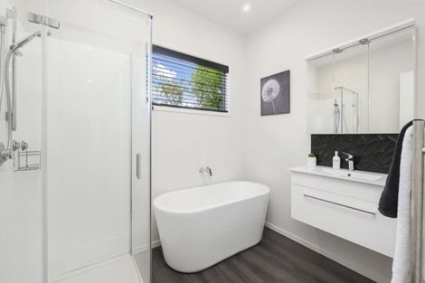 Photo of property in 37 Royal Park Drive, Parklands, Christchurch, 8083