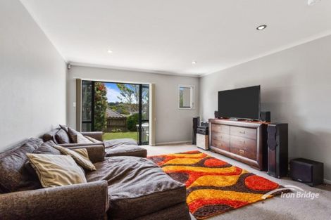 Photo of property in 9 Vicente Place, Oteha, Auckland, 0632