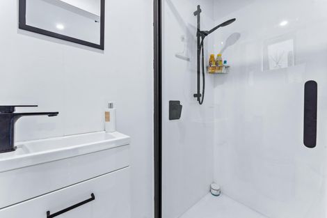 Photo of property in 9 Cotterell Street, Leigh, 0985