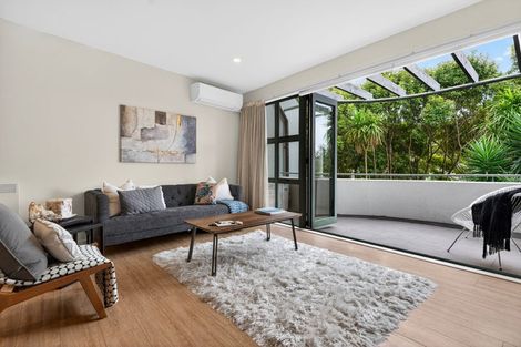 Photo of property in 5/1 Hillcrest Avenue, Hillcrest, Auckland, 0627