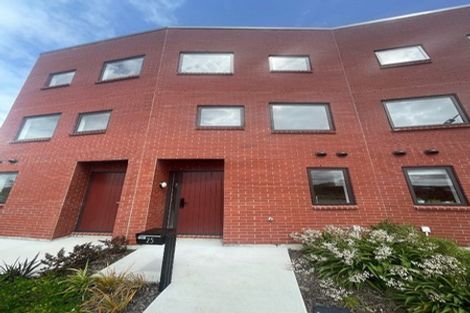 Photo of property in 25 Erina Road, Wiri, 2104