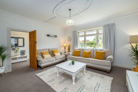 Photo of property in 45 Cambridge Terrace, Masterton, 5810