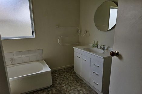 Photo of property in 2/61 Main Road, Titahi Bay, Porirua, 5022