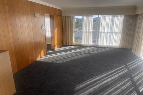 Photo of property in 102 Strathmore Avenue, Strathmore Park, Wellington, 6022