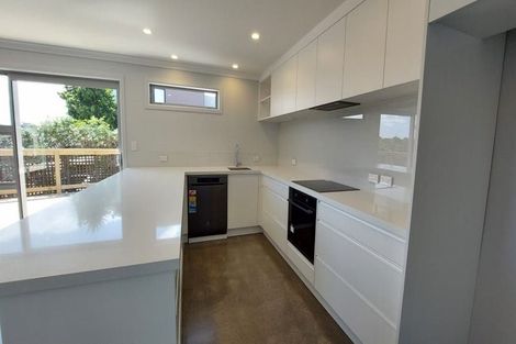 Photo of property in 122a Heta Road, Highlands Park, New Plymouth, 4312