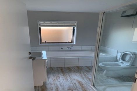 Photo of property in 17 Broadway Parade, Rolleston, 7615