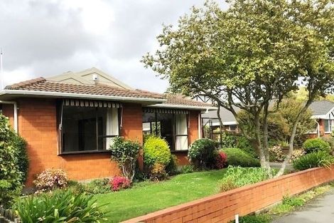 Photo of property in 19 Montclare Avenue, Ilam, Christchurch, 8041