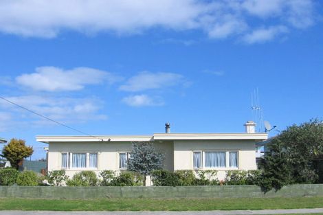 Photo of property in 98 Seabury Avenue, Foxton Beach, Foxton, 4815