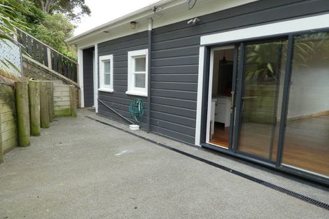 Photo of property in 53 Sutherland Road, Melrose, Wellington, 6023