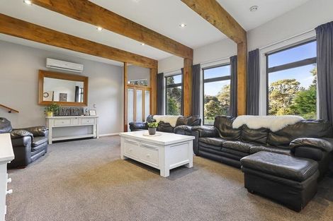 Photo of property in 25 Cochran Road, Oratia, Auckland, 0604