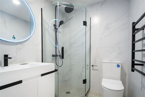 Photo of property in 53d Edmonton Road, Henderson, Auckland, 0612