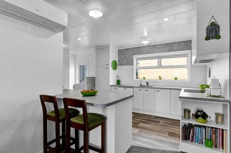 Photo of property in 61 Murray Avenue, Hawera, 4610