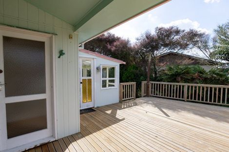 Photo of property in 36 Pipiroa Road, Ngatea, 3503