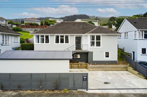 Photo of property in 55 Davidson Crescent, Tawa, Wellington, 5028