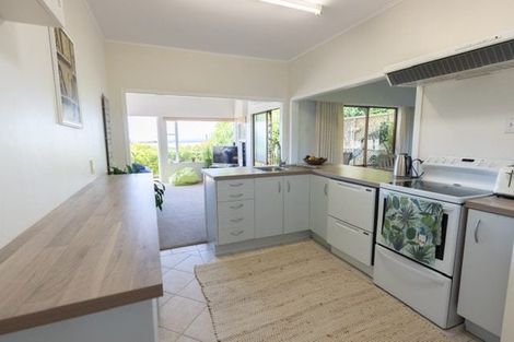 Photo of property in 33 Scott Road, Stanmore Bay, Whangaparaoa, 0932