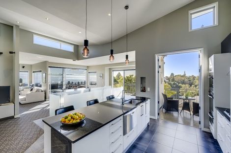 Photo of property in 14a George Street, Hospital Hill, Napier, 4110