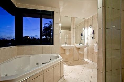 Photo of property in 119 Churchill Road, Rothesay Bay, Auckland, 0630