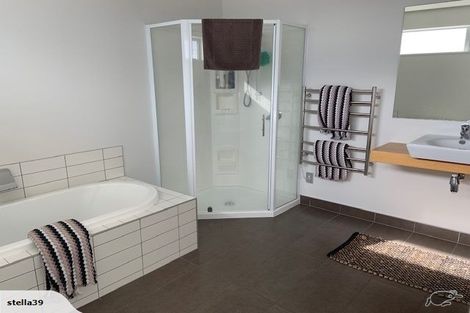 Photo of property in 6 Stoneyridge Close, Mount Pleasant, Christchurch, 8081