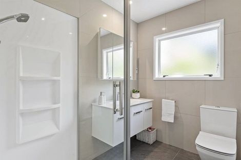 Photo of property in 2/47 Centorian Drive, Windsor Park, Auckland, 0632