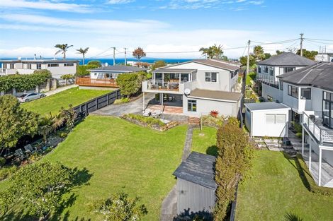 Photo of property in 69 Wade River Road, Stanmore Bay, Whangaparaoa, 0932