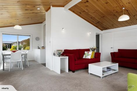 Photo of property in 2 Mahuta Road, Waitahanui, Taupo, 3378