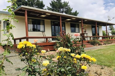 Photo of property in 10 Kirk Street, Matawai, 4075