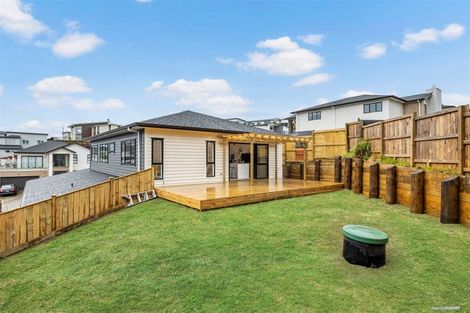 Photo of property in 124 San Valentino Drive, Henderson, Auckland, 0612