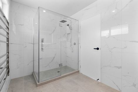 Photo of property in 514a Blockhouse Bay Road, Blockhouse Bay, Auckland, 0600