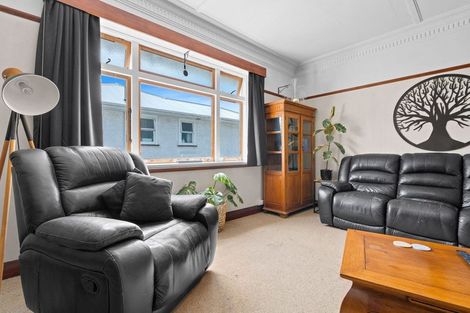 Photo of property in 15 Cambridge Terrace, Masterton, 5810