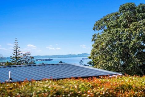 Photo of property in 4 Advene Road, Cockle Bay, Auckland, 2014