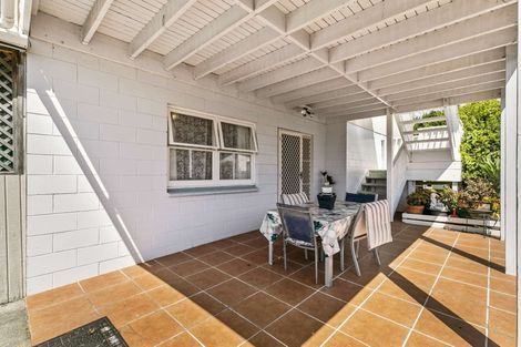Photo of property in 11 Domain Road, Weymouth, Auckland, 2103