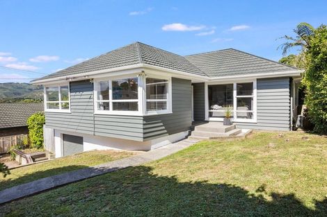 Photo of property in 75 Larsen Crescent, Tawa, Wellington, 5028
