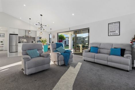 Photo of property in 53 Kahuparere Crescent, Pyes Pa, Tauranga, 3112