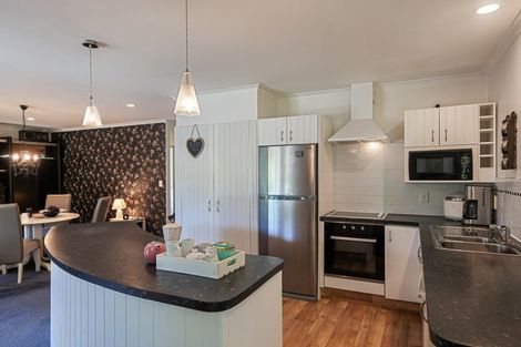 Photo of property in 51 Pohutukawa Drive, Levin, 5571