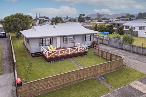 Photo of property in 3 Poplar Street, Whitianga, 3510