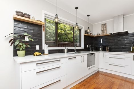 Photo of property in 1/105 Taylor Road, Mangere Bridge, Auckland, 2022