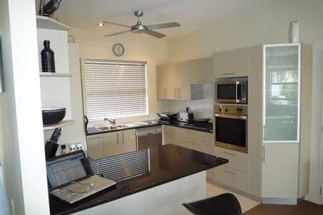 Photo of property in 1/40 Scarlet Oak Drive, Schnapper Rock, Auckland, 0632