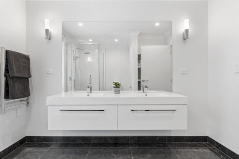 Photo of property in 8 Benmore Crescent, Pyes Pa, Tauranga, 3112