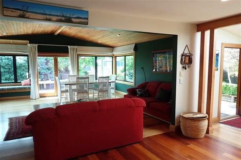 Photo of property in 20 Rainbow Drive, Rainbow Point, Taupo, 3330